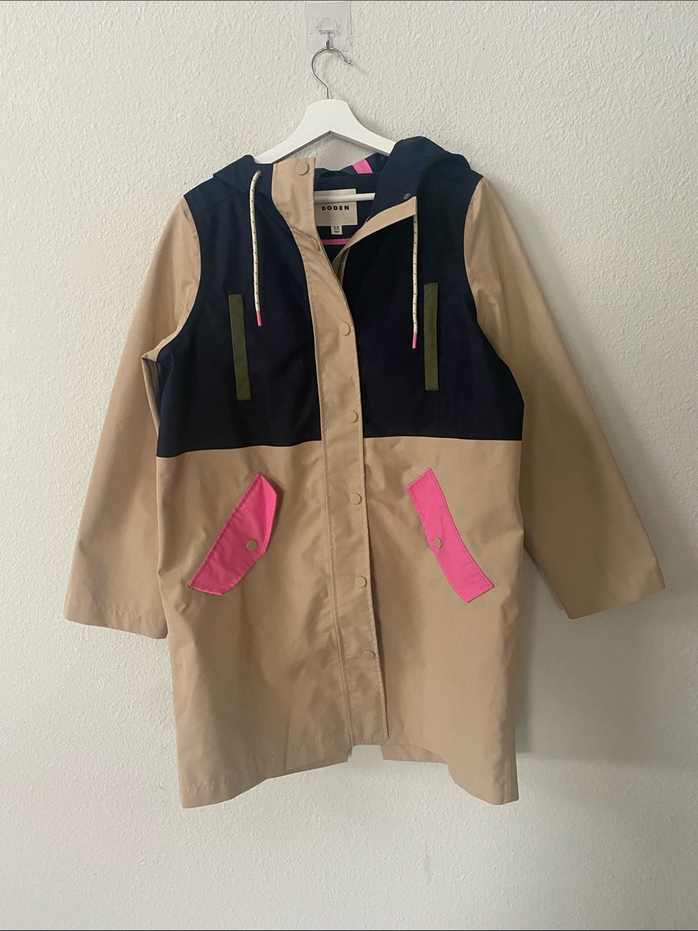 Boden Wells Waterproof Rain Coat Tan Pink Navy Accents size 10 US - Picture 2 of 9